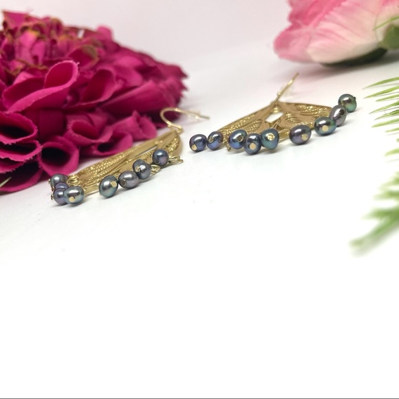 NEW⚜️Genuine Pearl Golden Filigree Ornate Earrings - Picture 5 of 6